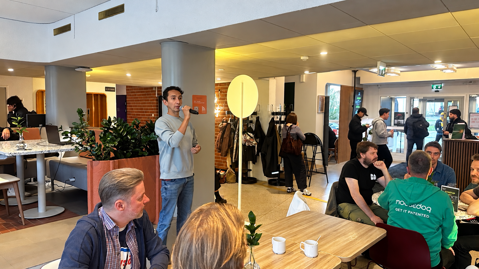 Networking at Maria01